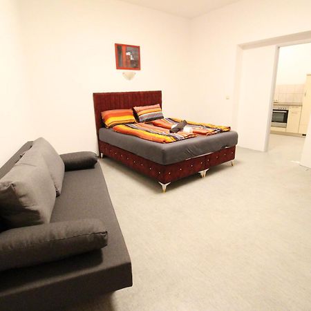 Zx Quad Room In Meidling Viena Exterior foto